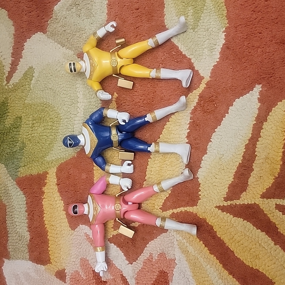 1996 Gold Power Ranger Flip action figures 3